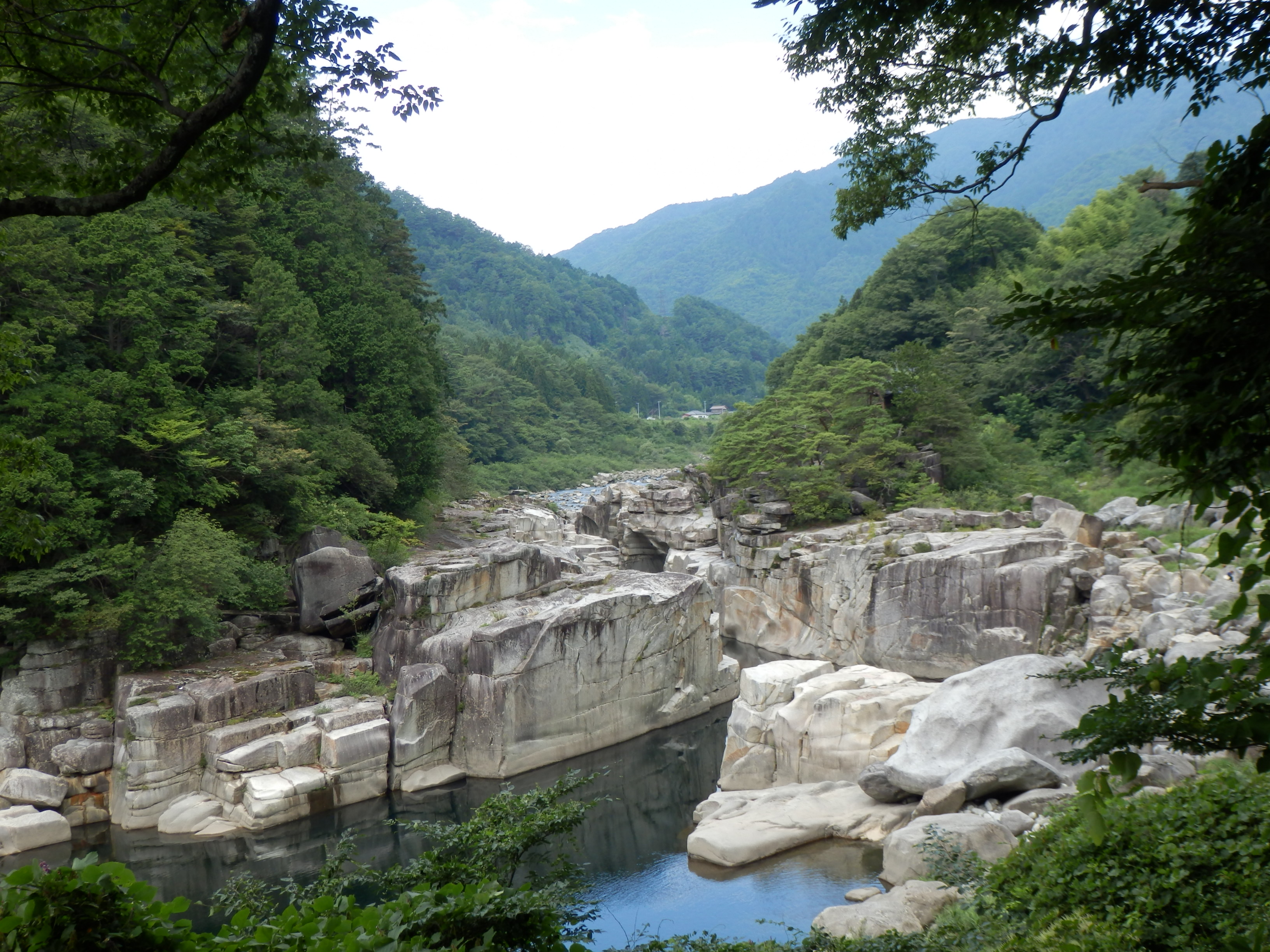 寝覚めの床
